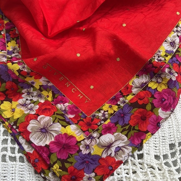 ❤️ Givenchy Paris scarf/handkerchief - Picture 8 of 8